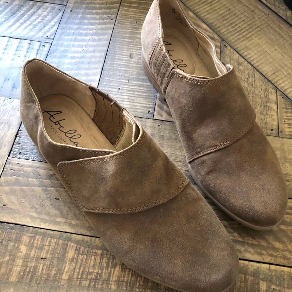 Light brown flats